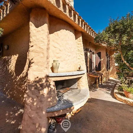 Villa Seafront Rustic Hideaway *