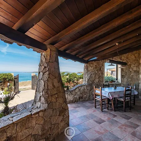 Seafront Rustic Hideaway Villa